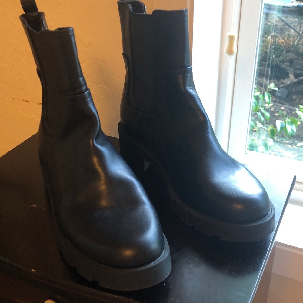 Old Navy black boots size 10